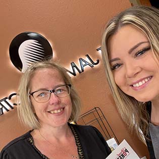 Melissa and Lindsey_cropped